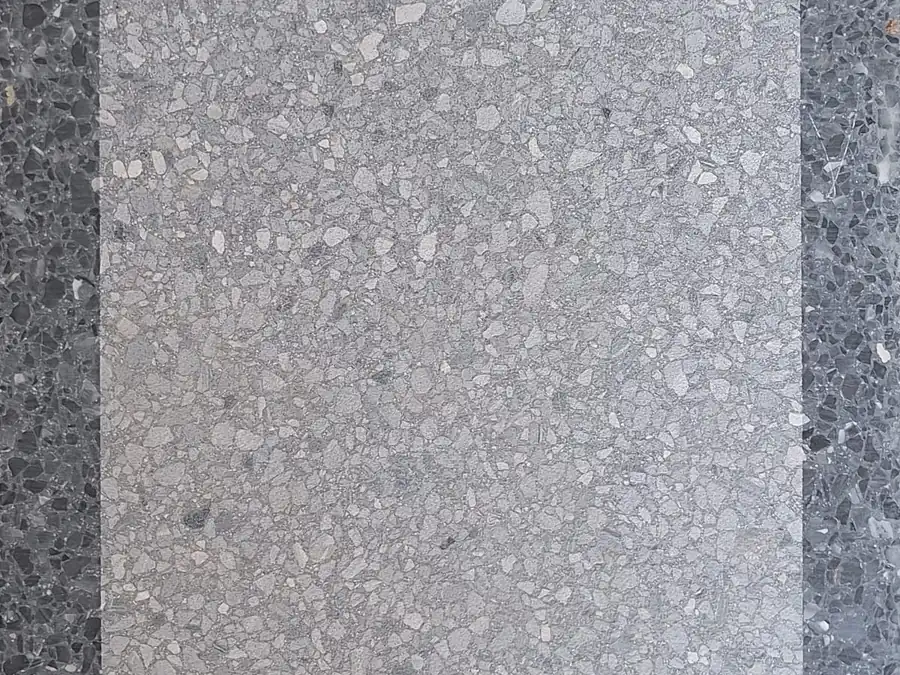 Aksaray'da üretilen 40x40 cm koyu çerçeveli düz mozaik karo